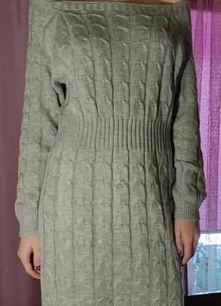 Акриловое платье нового состояния