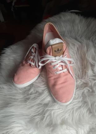 Брендові  легенькі  кросівки .adidas.