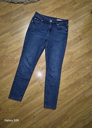 Фирменные брюки джинсы скинни