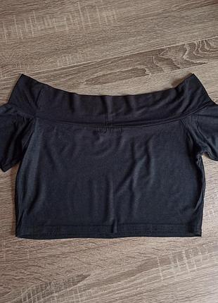 Топ черный с открытыми плечами