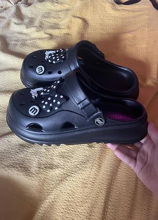 Черные кроксы