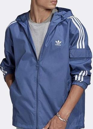 Чоловіча куртка adidas ,стан ідеальний як нова 50-52 розміру
