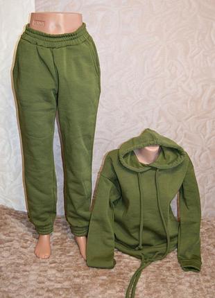 Женский спортивный костюм