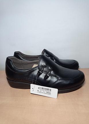 Полуботинки caprice.