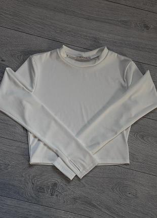 Укороченный лонгслив с прорезью для пальчика