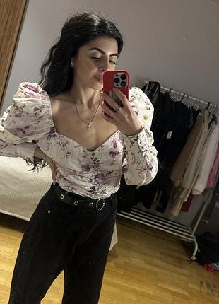 Блуза в квіти на весну