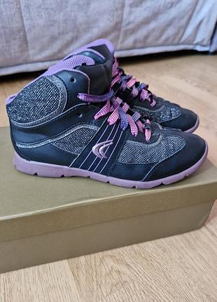 Снікерси кросівки clarks