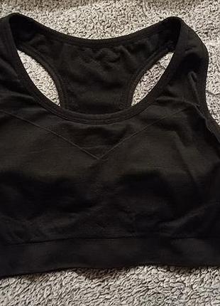 Женский спортивный топ