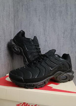 Кроссовки nike air max plus tn  nike tn air max plus