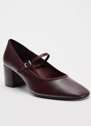 Шкіряні туфлі zara