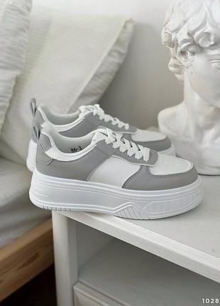 Кроссовки женские.новинка