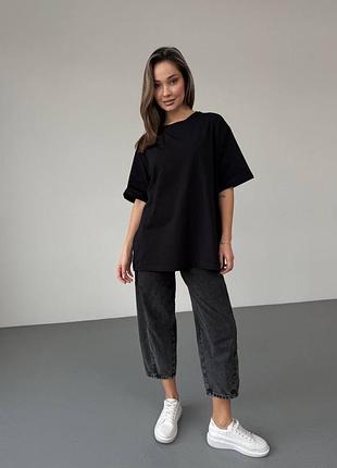 Женская футболка оверсайз с принтом на спине длинная с круглым вырезом3 фото