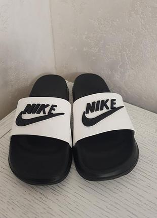 Шльопанці nike