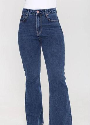Джинсы расклешенные от колена levis 532