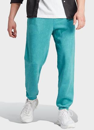 Спортивные штаны adidas