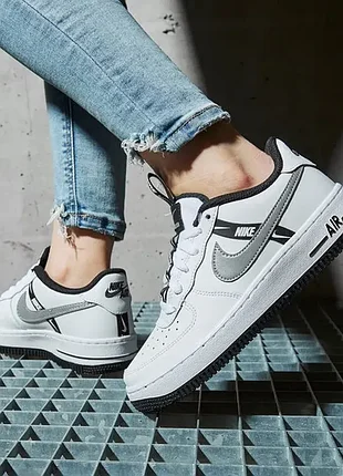 Женские кроссовки nike flyknit zoom agility black and white trainer lv8