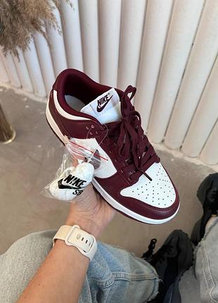 Nike dunk sb dunk low cherry