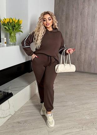 Костюм спортивний жіночий з лампасами