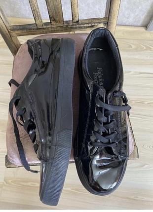 Чёрные модные лаковые кеды 42-42,5 р