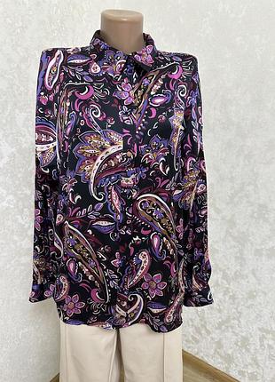 Стильная атласная рубашка в интересный принт5 фото