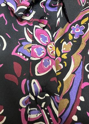 Стильная атласная рубашка в интересный принт8 фото