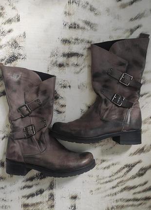 Стильные сапоги