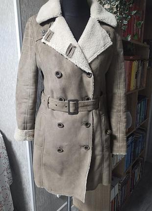 Весеннее-осенние дубленка песочного цвета