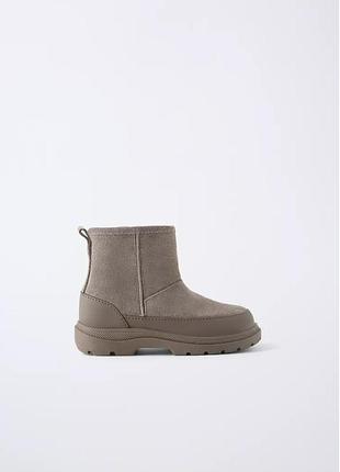 Шкіряні чоботи zara