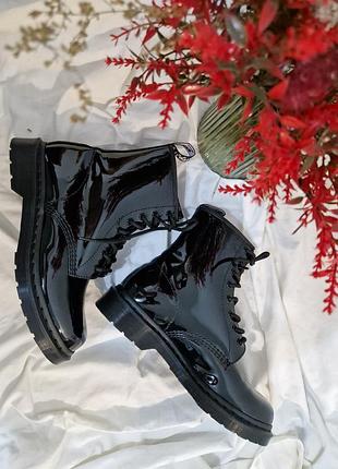 Продам полуботинки dr. WTAPS martens