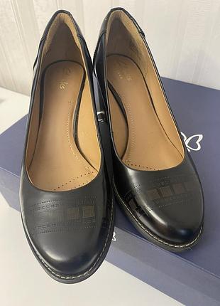 Продам женские лодочки clark’s, размер 37, черные, ид сост, вечная классика, потрясающее качество!
