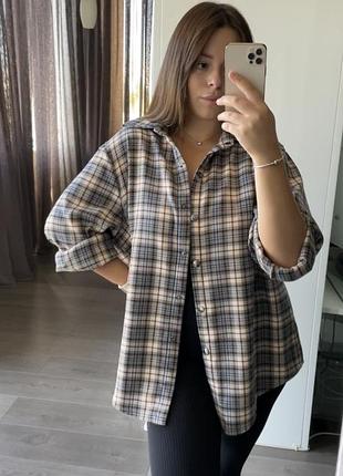 Жіноча сорочка в клітинку
