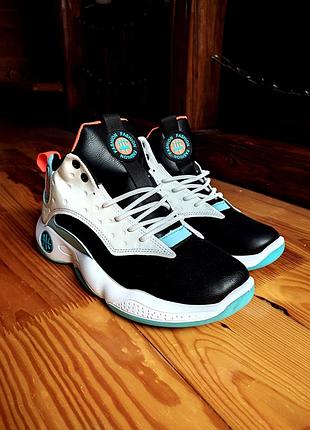 Мужские кроссовки, 42 размер по стельке 28 см