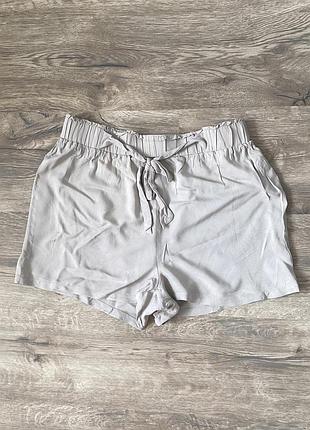 Бежеві легкі шорти з віскози primark