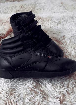 Женские кожаные кроссовки reebok -freestyle hi w 2240