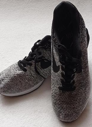 Кросівки nike