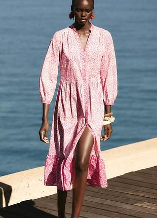 Платье средней длины с принтом