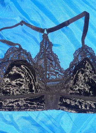 Бюстгалтер