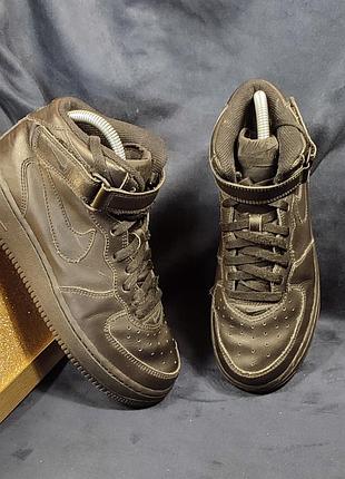 (59)nike air jordan. женские, подростковые кроссовки. размер 38, 5 стельки 24см.