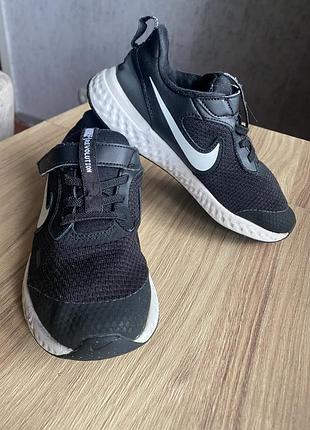 Кросівки nike в гарному стані