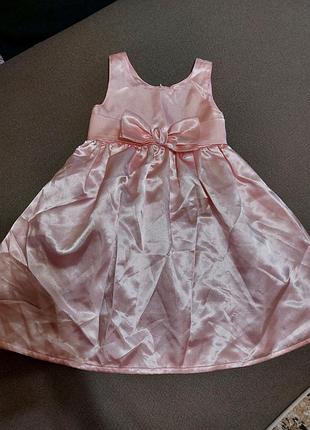 Нарядное атласное розовое платье 3 года 98см