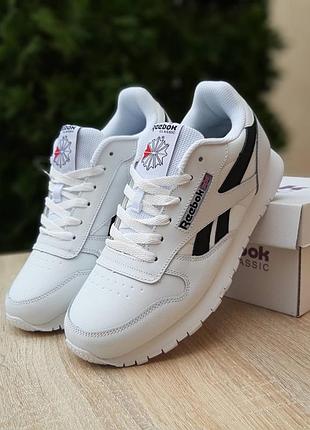 Мужские качественные и стильные кроссовки reebok classic leather белые с черным на белой