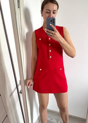 Новое трикотажное красное платье с золотыми пуговицами от zara, размер с