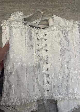 Білий вінтажний ретро корсет для фотосесії на завʼязках цупкий щільний на хелловін