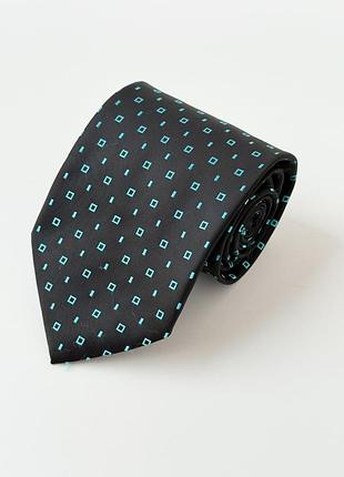 Классический галстук черный с принтом