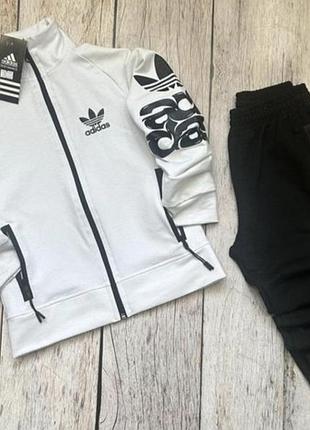 Стильні дитячі костюми adidas