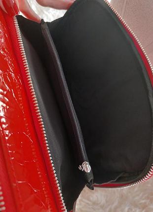 Сумка кросс-боди премиум класса из натуральной лакированной кожи от the cambridge satchel company6 фото