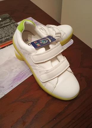 Новые кроссовки 27-35 г