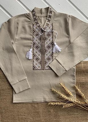 Детская льняная вышиванка бежевая