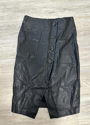 Черная кожаная юбка облегающая меди