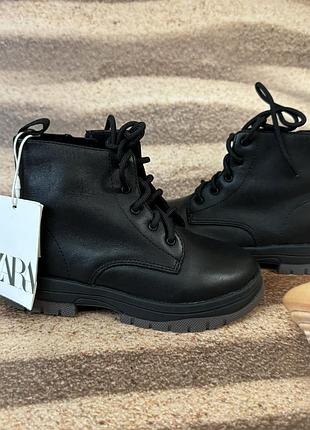 Шкіряні черевики zara